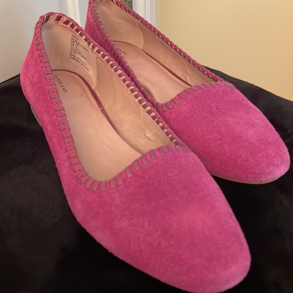 Lands’ End. Size 7. Suede Loafer - Picture 2 of 2
